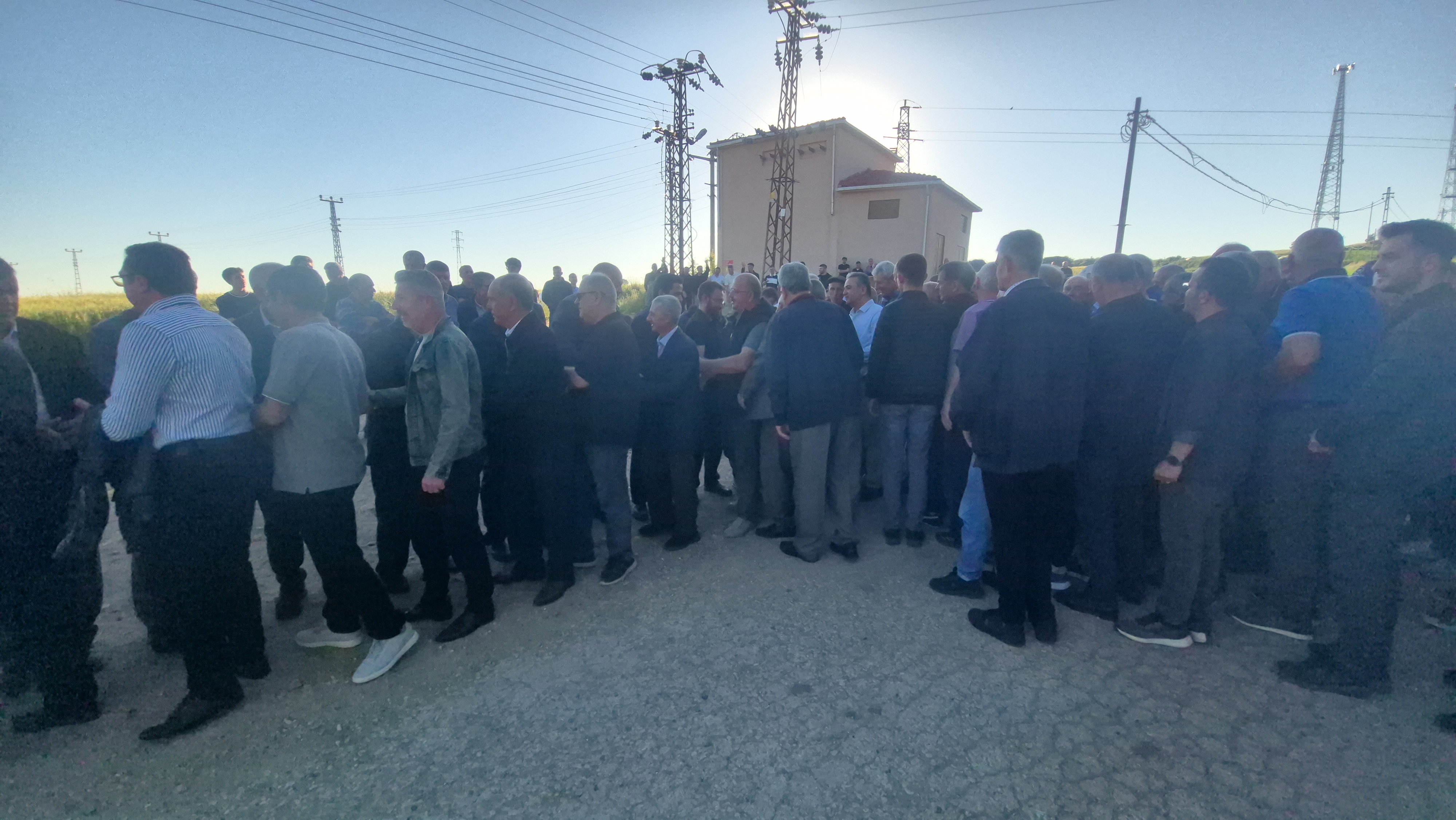 Edirne’nin Meriç ilçesine bağlı Küplü beldesi, yaklaşık 90 yıldır kesintisiz sürdürülen çok özel bir geleneğe bu Kurban Bayramı’nda da ev sahipliği yaptı.