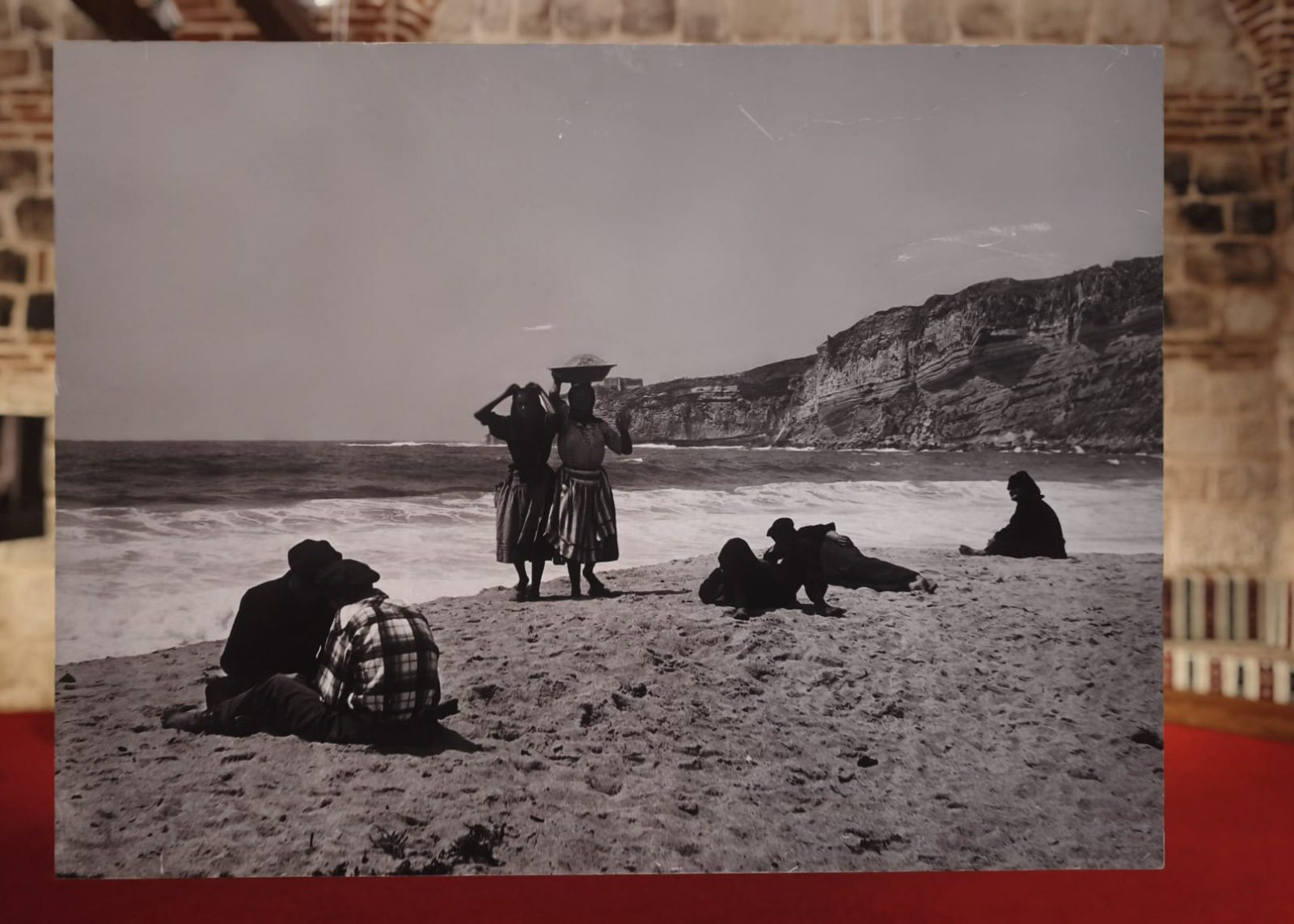 Trakya Üniversitesi Sultan II. Bayezid Külliyesi Sağlık Müzesi, Edirne Bienali kapsamında Türkiye’nin akademi eğitimli ilk Türk kadın fotoğrafçısı Yıldız Moran’ın eserlerine ev sahipliği yapıyor.