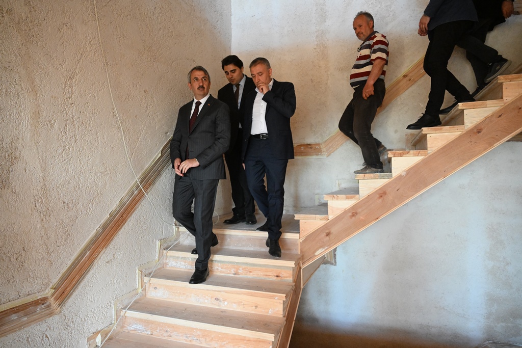 Edirne Valisi Yunus Sezer, Muradiye Mevlevihanesi'nin ihya çalışmalarında sona gelindiğini belirtti.