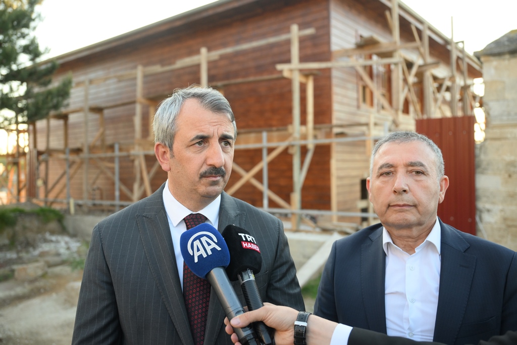 Edirne Valisi Yunus Sezer, Muradiye Mevlevihanesi'nin ihya çalışmalarında sona gelindiğini belirtti.