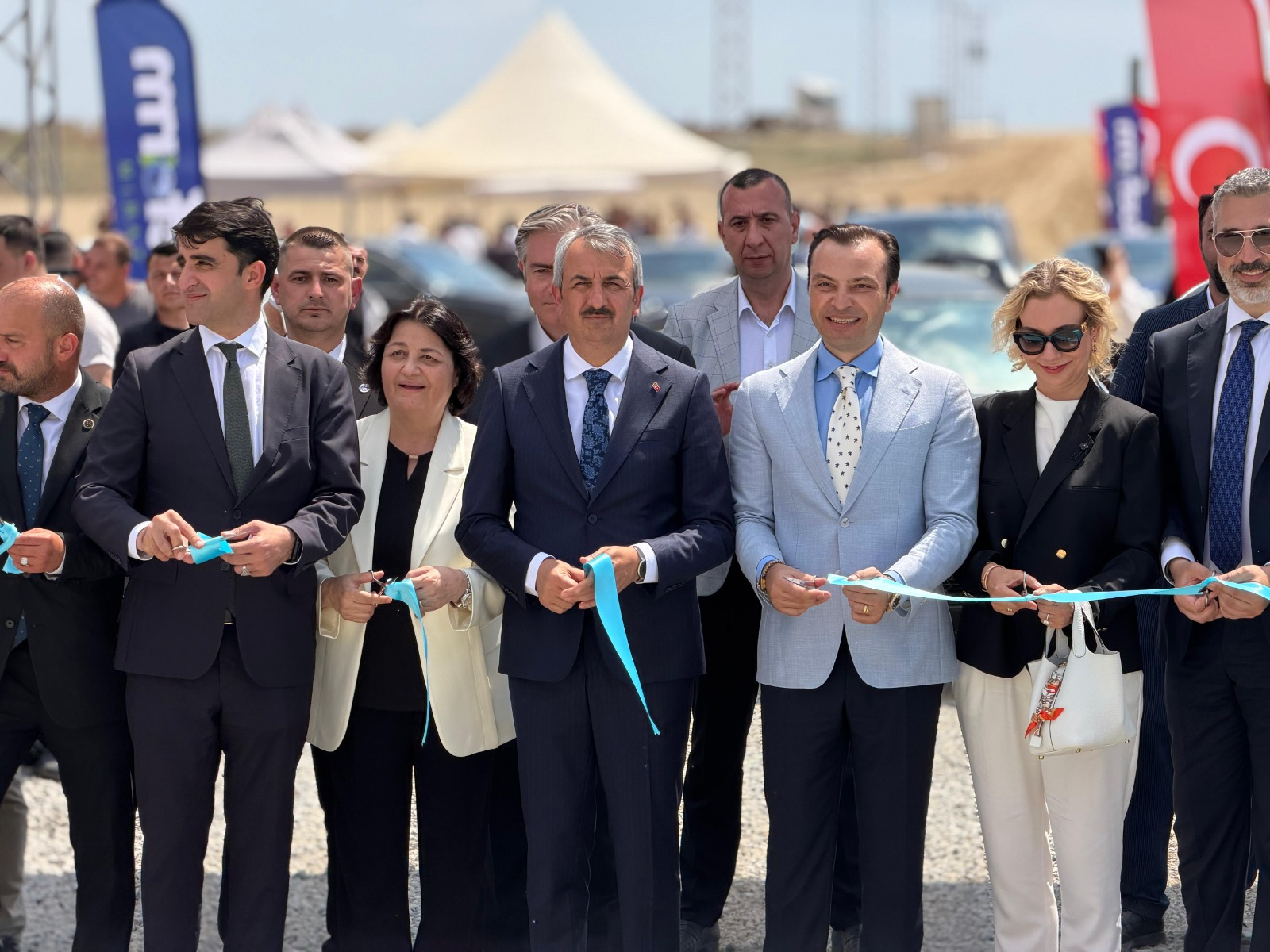 DCT Trading'in bağlı ortaklığı Bluefarm Tarım Teknolojileri ve Üretim AŞ, Edirne'nin İpsala ilçesinde 4,5 milyon avro yatırımla hayata geçireceği yüksek teknolojili yaban mersini üretim çiftliğini tanıttı.