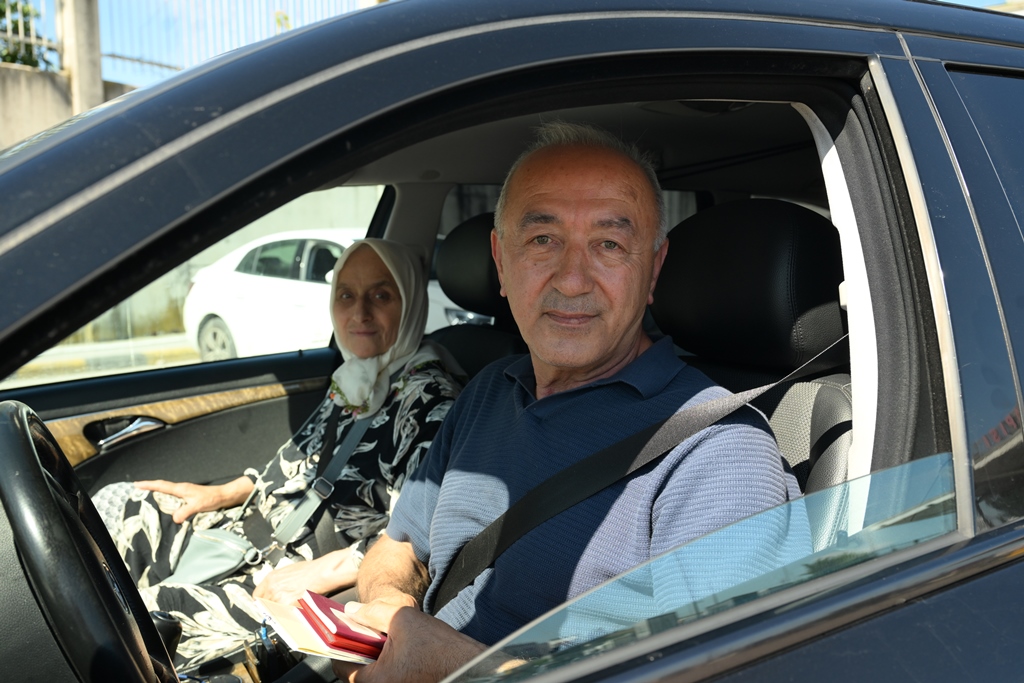 Avrupa'nın çeşitli ülkelerinde yaşayan emekli gurbetçiler, yaz döneminde memleket hasretini gidermek için Türkiye'ye geliyor.