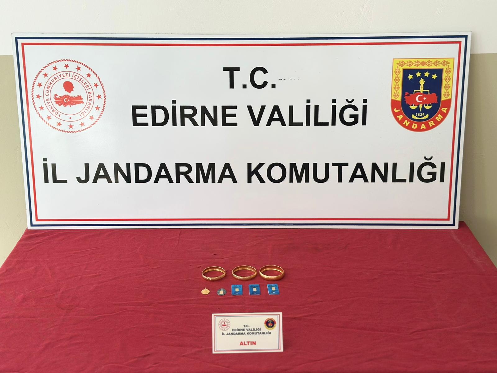 Edirne'nin Süloğlu ilçesine bağlı Tatarlar köyünde meydana gelen evden hırsızlık olayının faili, jandarmanın titiz çalışması sonucu kısa sürede yakalandı.