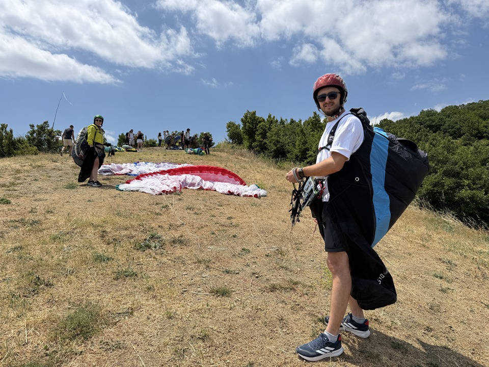 Yamaç paraşütü eğitiminde tanışıp evlenen Merve Özgür Bulut ile Abdurrahman Bulut çifti, Türkiye Şampiyonası'nda derecesi yapmak hedefiyle çalışmalarını sürdürüyor.