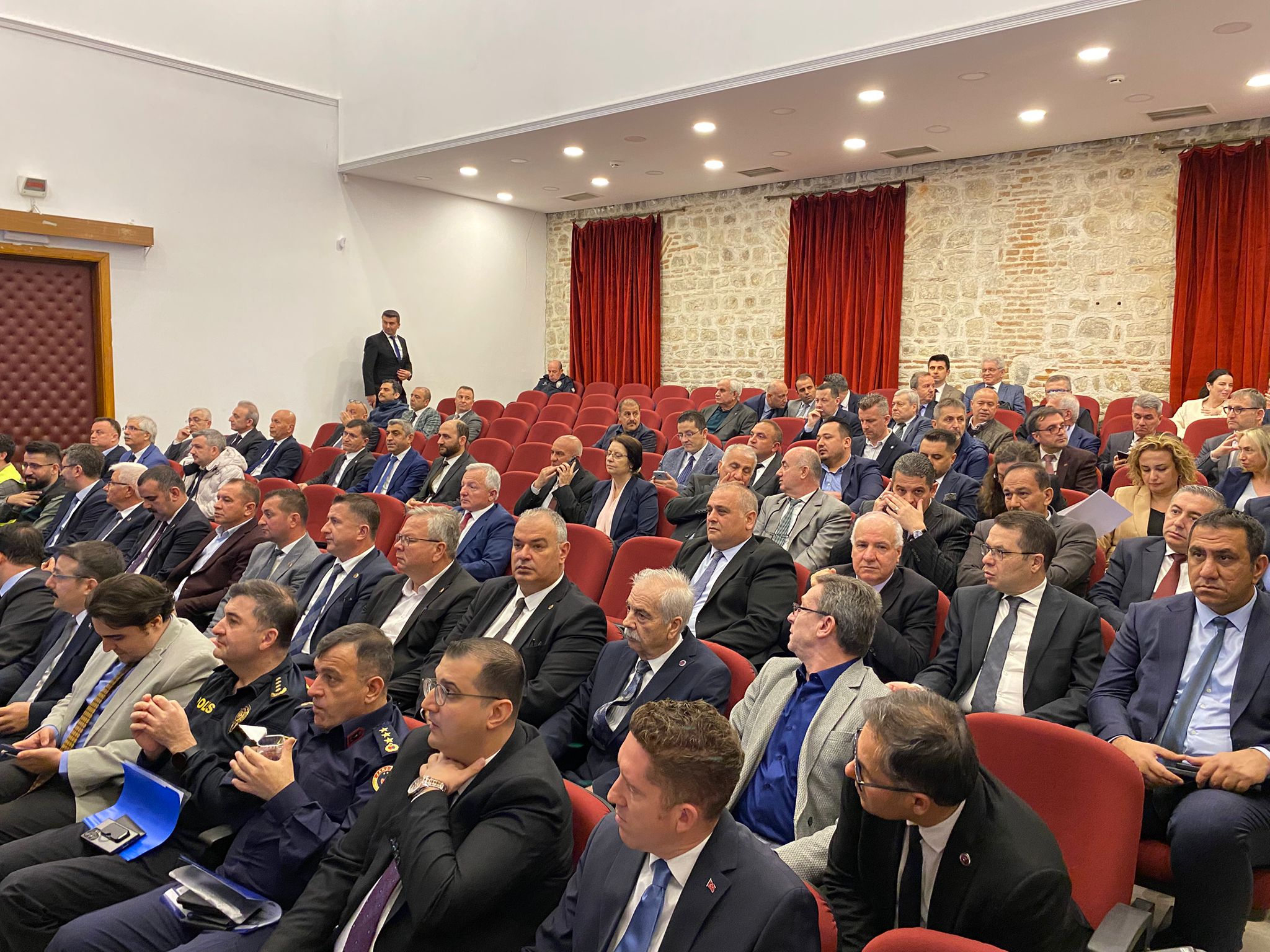 Edirne Valisi Sezer; 'Kangren haline gelen işlerimiz var'