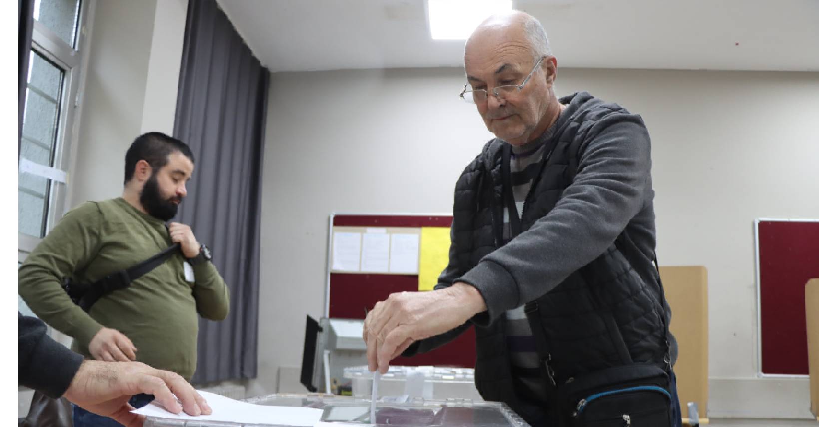 Çifte Vatandaşlar Bulgaristan Seçimi İçin Sandık Başında