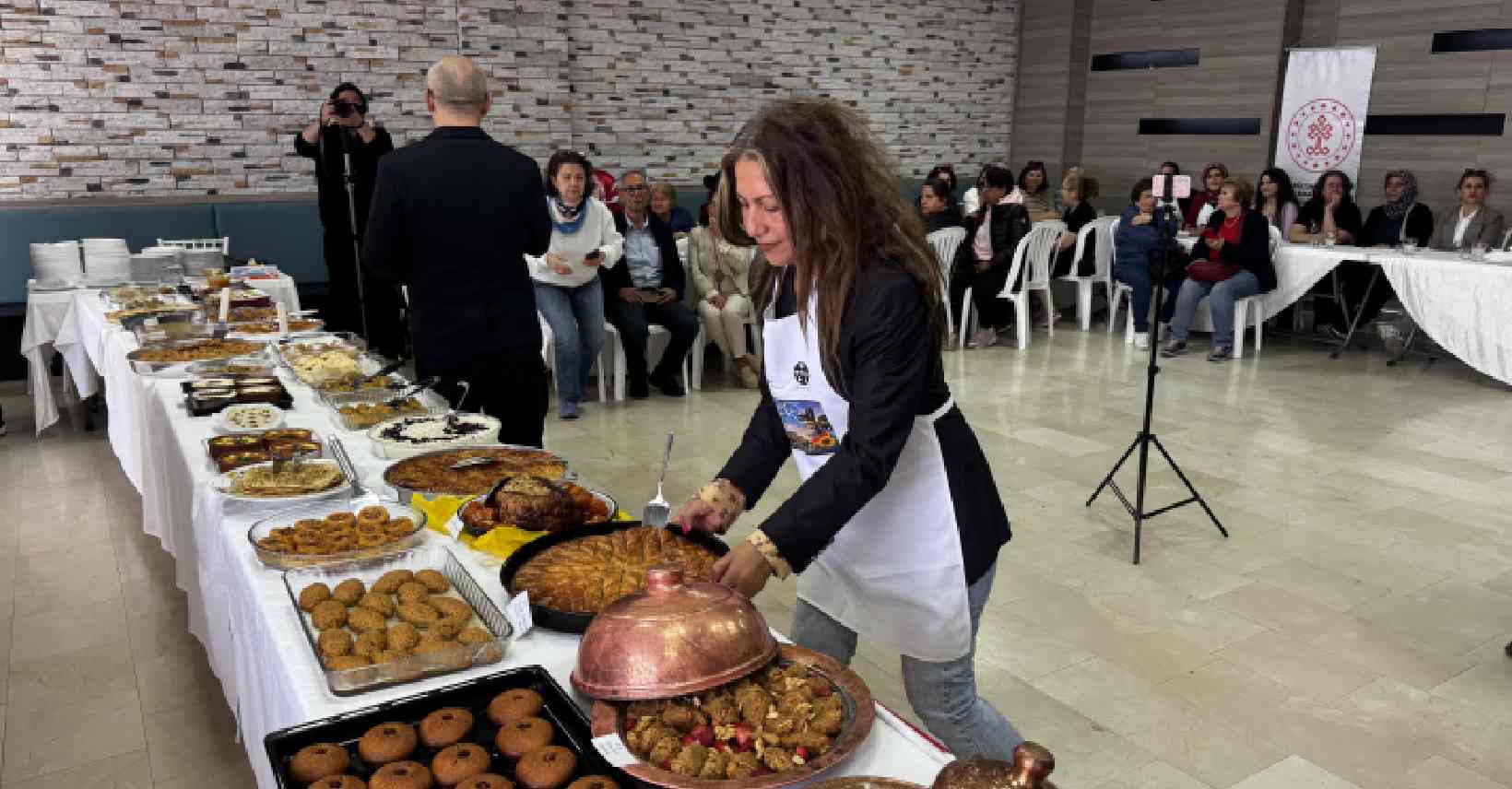 Yöresel tatlılar yarıştı