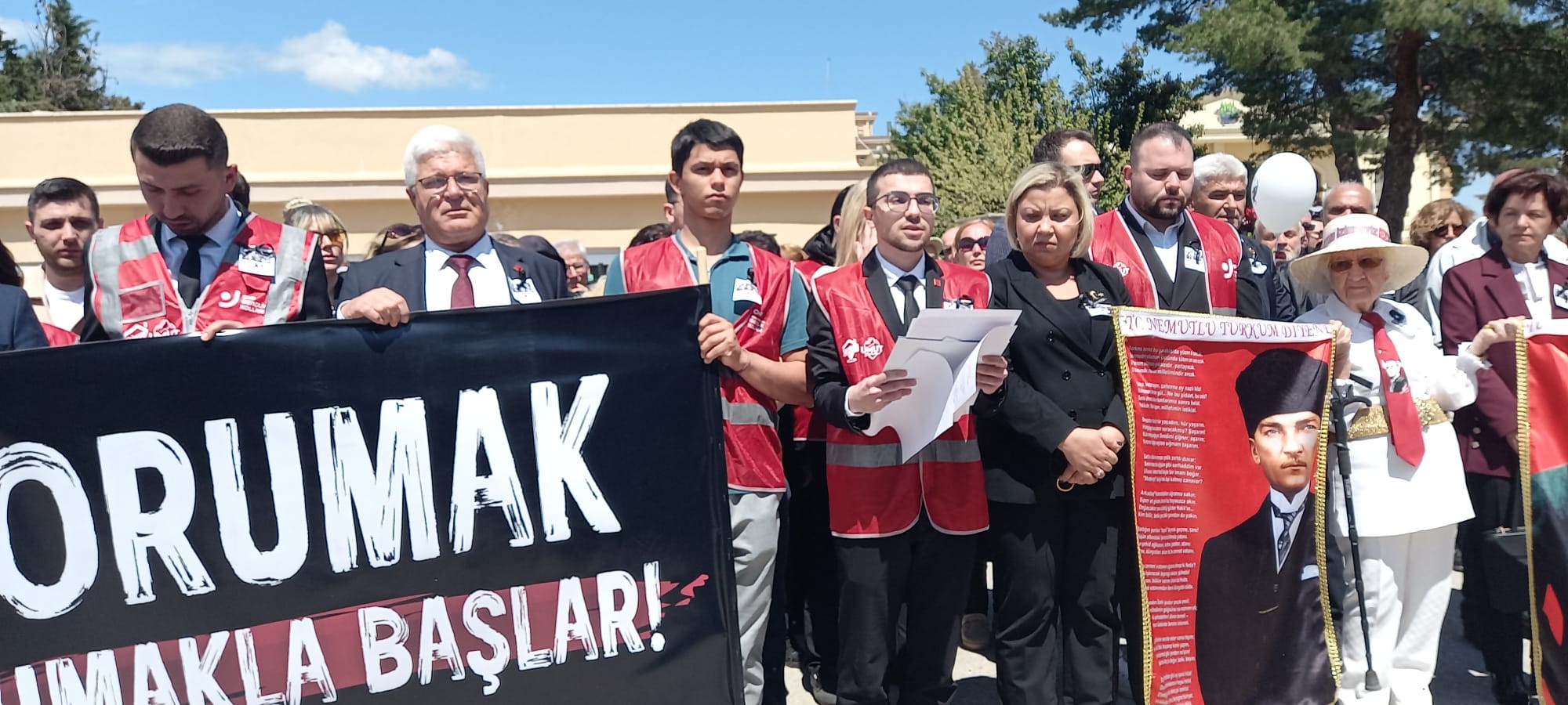 CHP’den 23 Nisan’da Egemenlik ve Eğitim Vurgulu Sessiz Yürüyüş