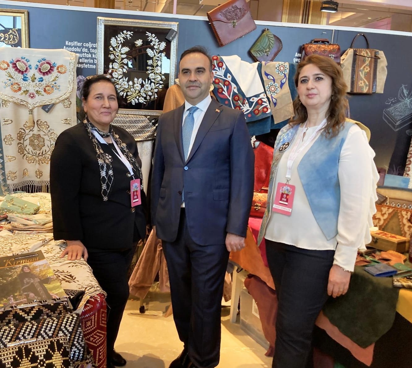 Edirne’nin deri ve saraciye ürünleri Cemre Çarşısı'nda tanıtıldı