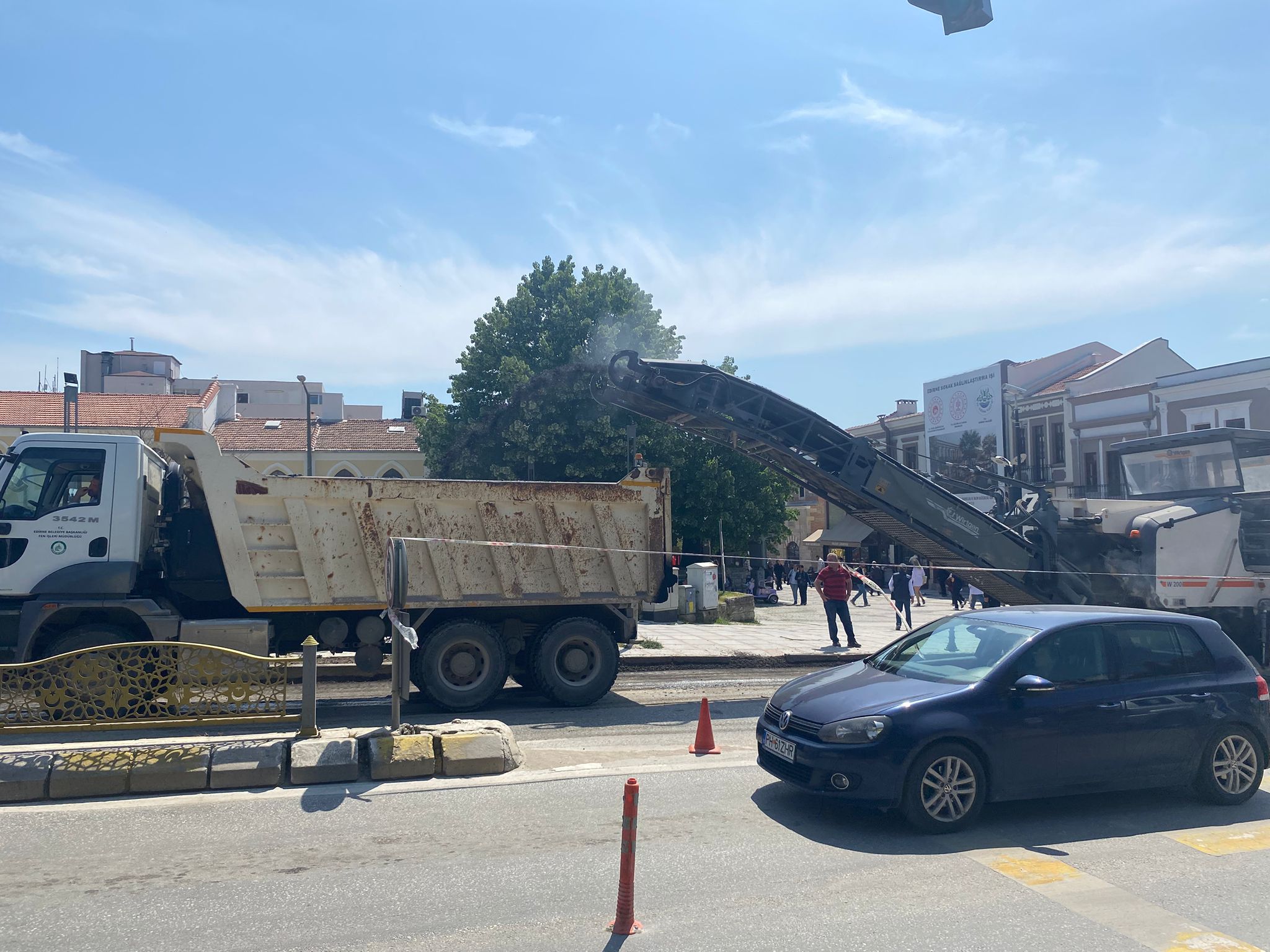 O güzergaha dikkat : Trafik Tek Şeride Düştü