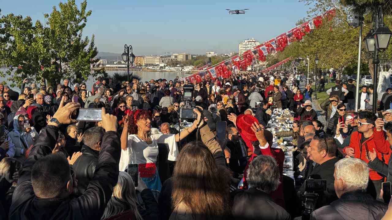 Sahilde Hıdırellez Şöleni: Dilekler Denize Bırakıldı