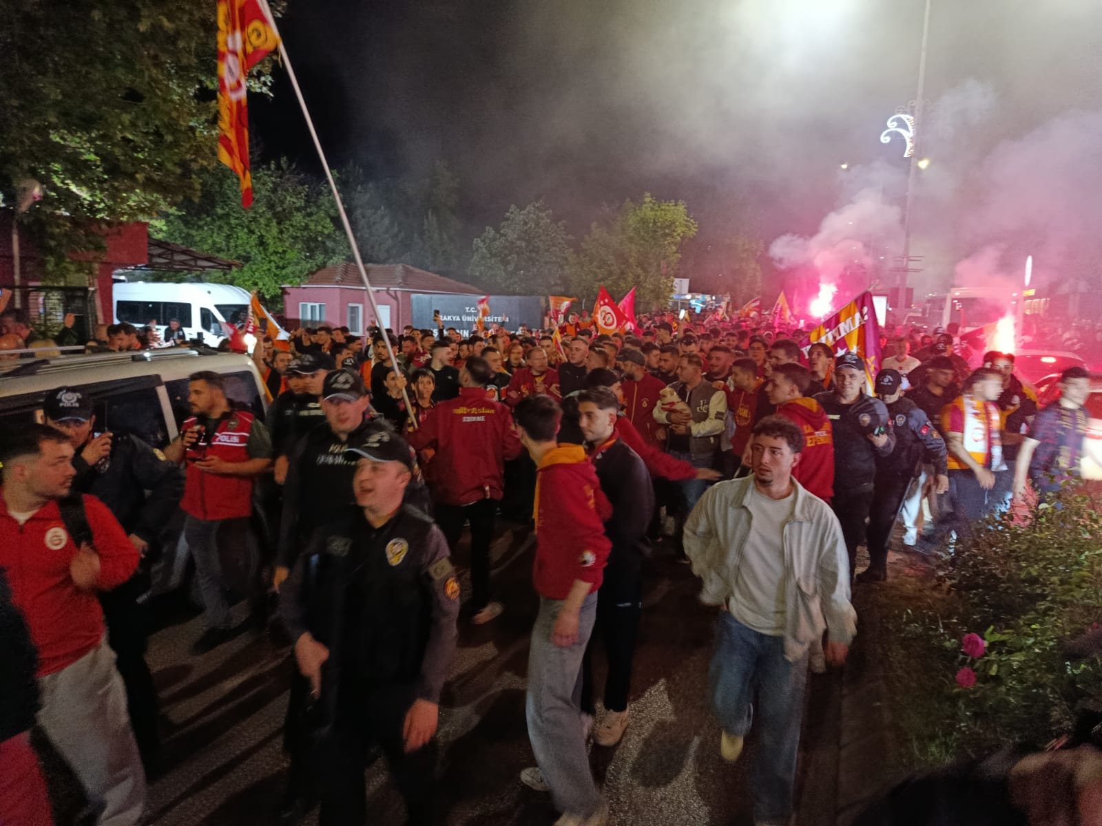 Sarı-kırmızılılardan Edirne'de şampiyonluk turu