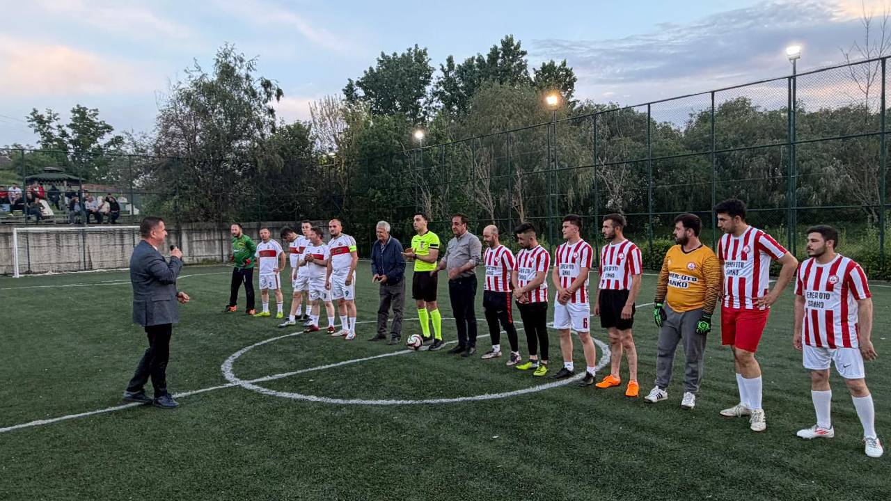 19 Mayıs kapsamında düzenlenen Köyler Arası Futbol Turnuvası başladı. Belediye Başkanı Zafer Sezgin Geldi açılış vuruşunu yaptı.