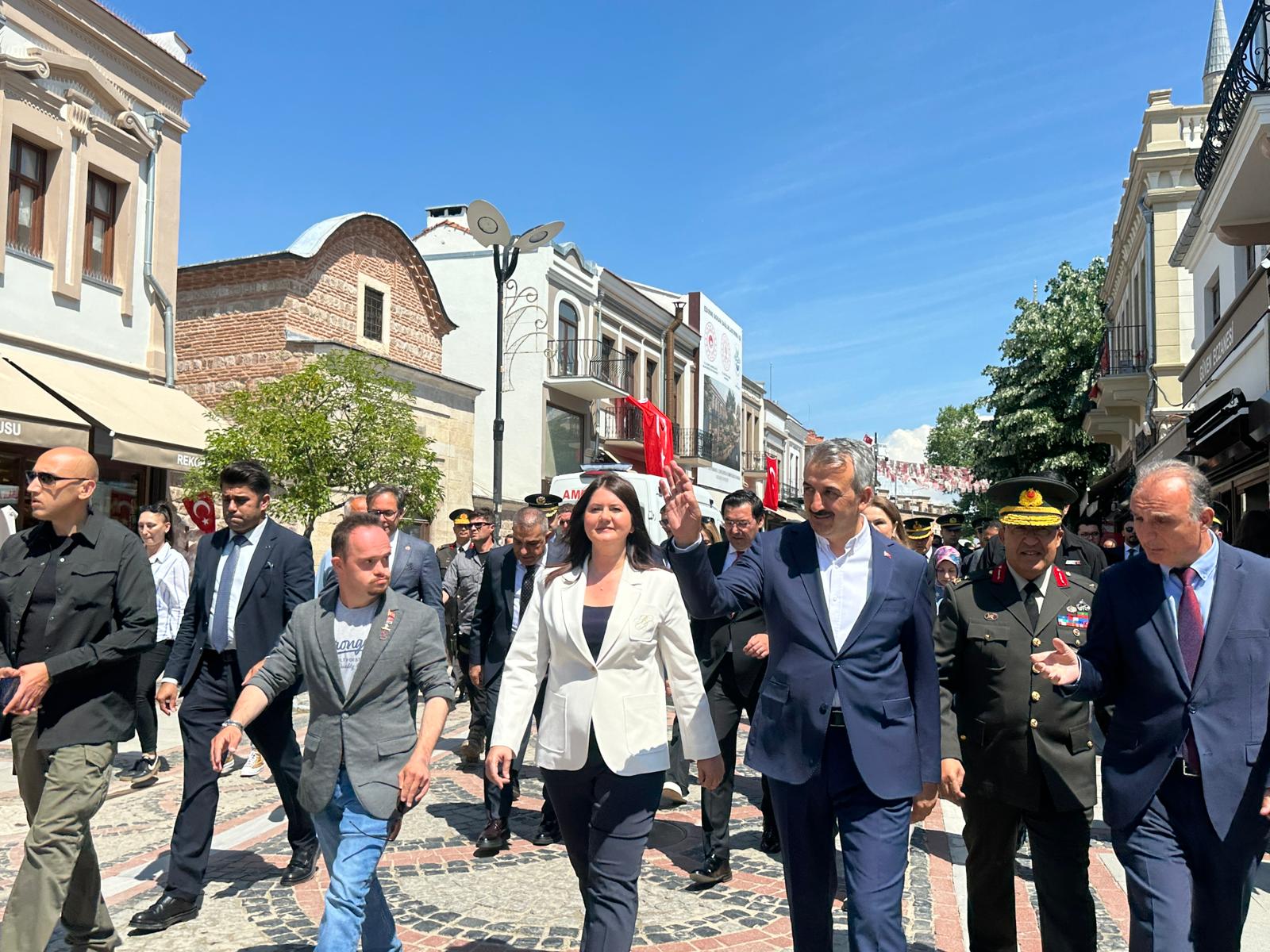 19 Mayıs Coşkusu Sokağa Taştı
