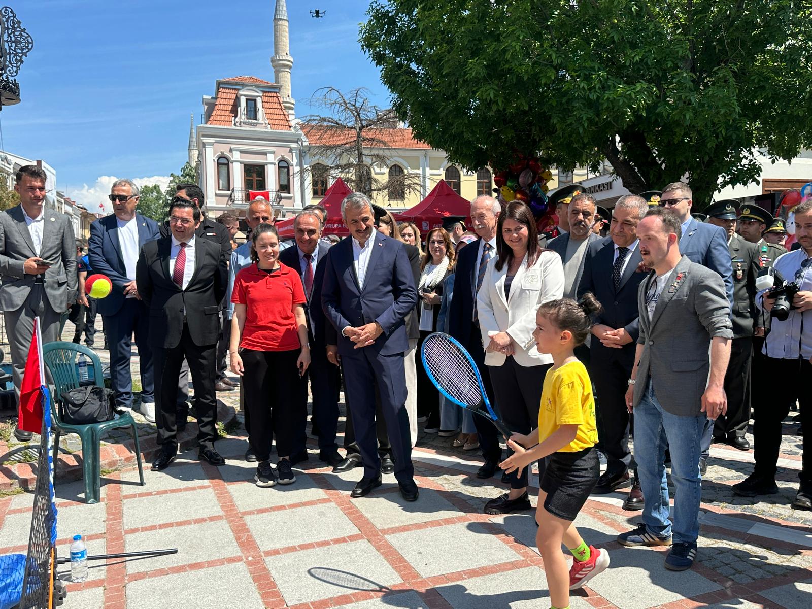 19 Mayıs Coşkusu Sokağa Taştı
