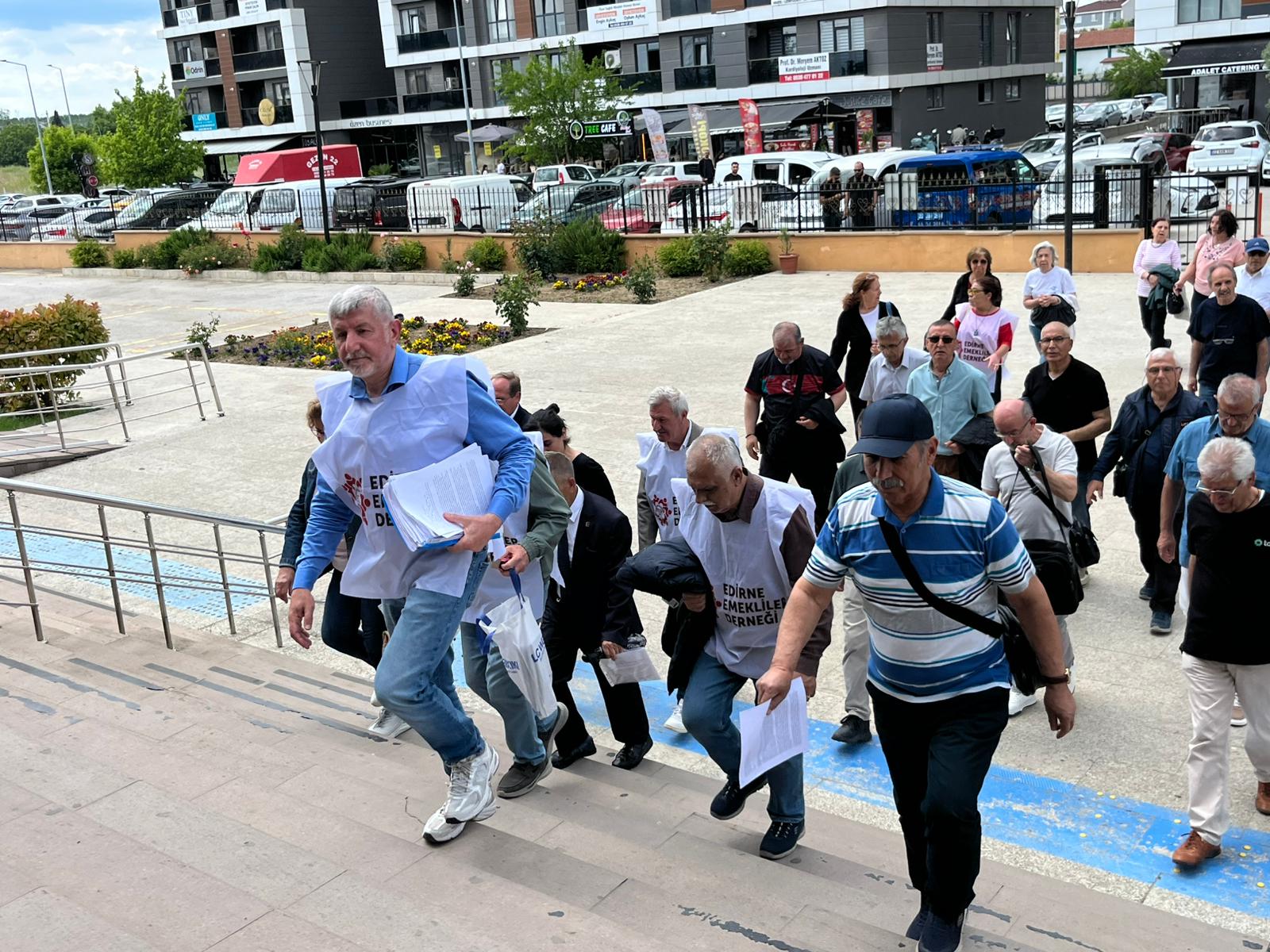 Emekliler Zam Talebini Yargıya Taşıdı