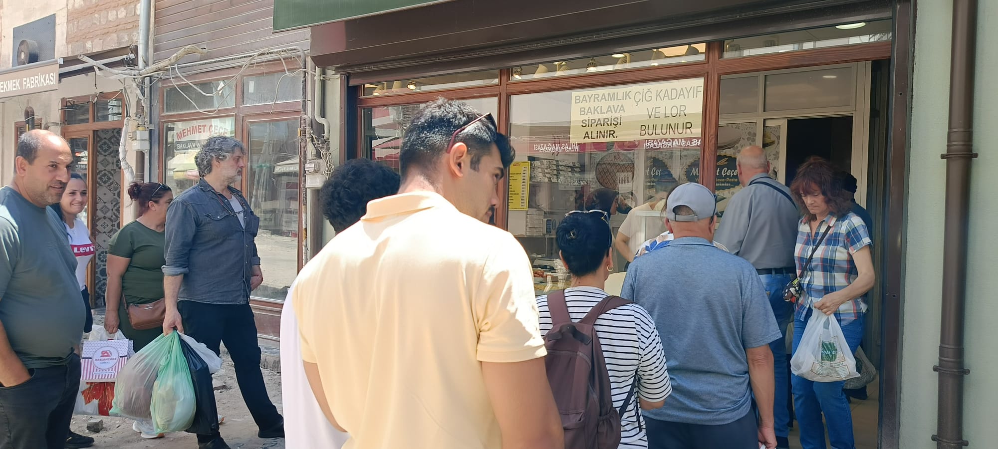 Kampanyalı Baklavaya Talep Yoğun, Kuyruklar Oluştu