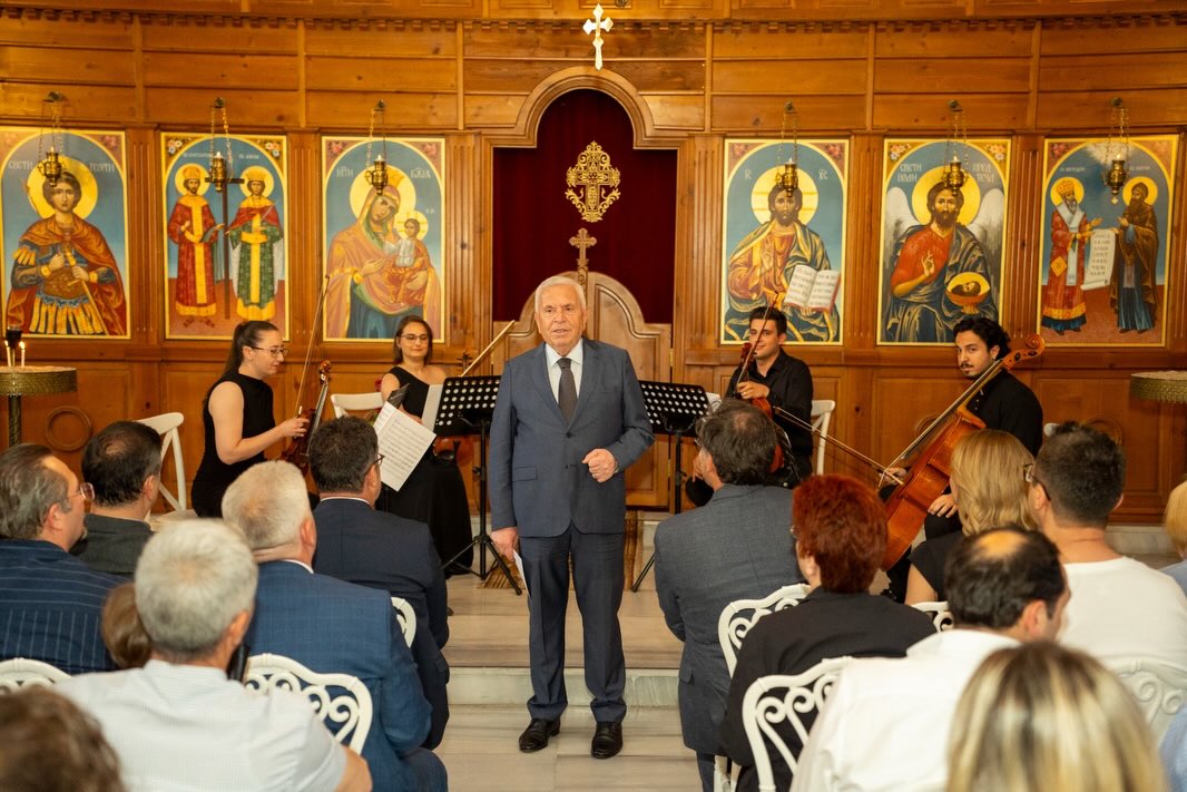 Notalar Tarihi Kilisede Yankılandı