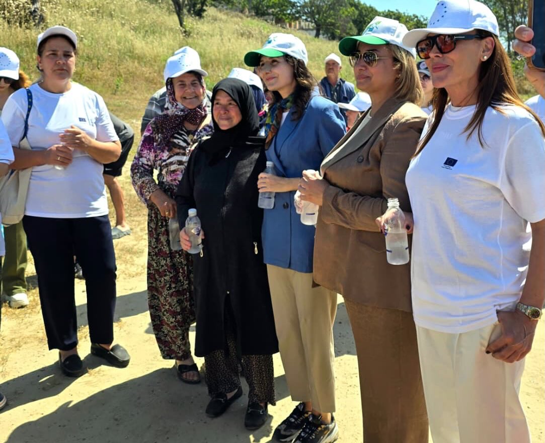 Duvarlar Çiçek Açtı, Sahil Nefes Aldı