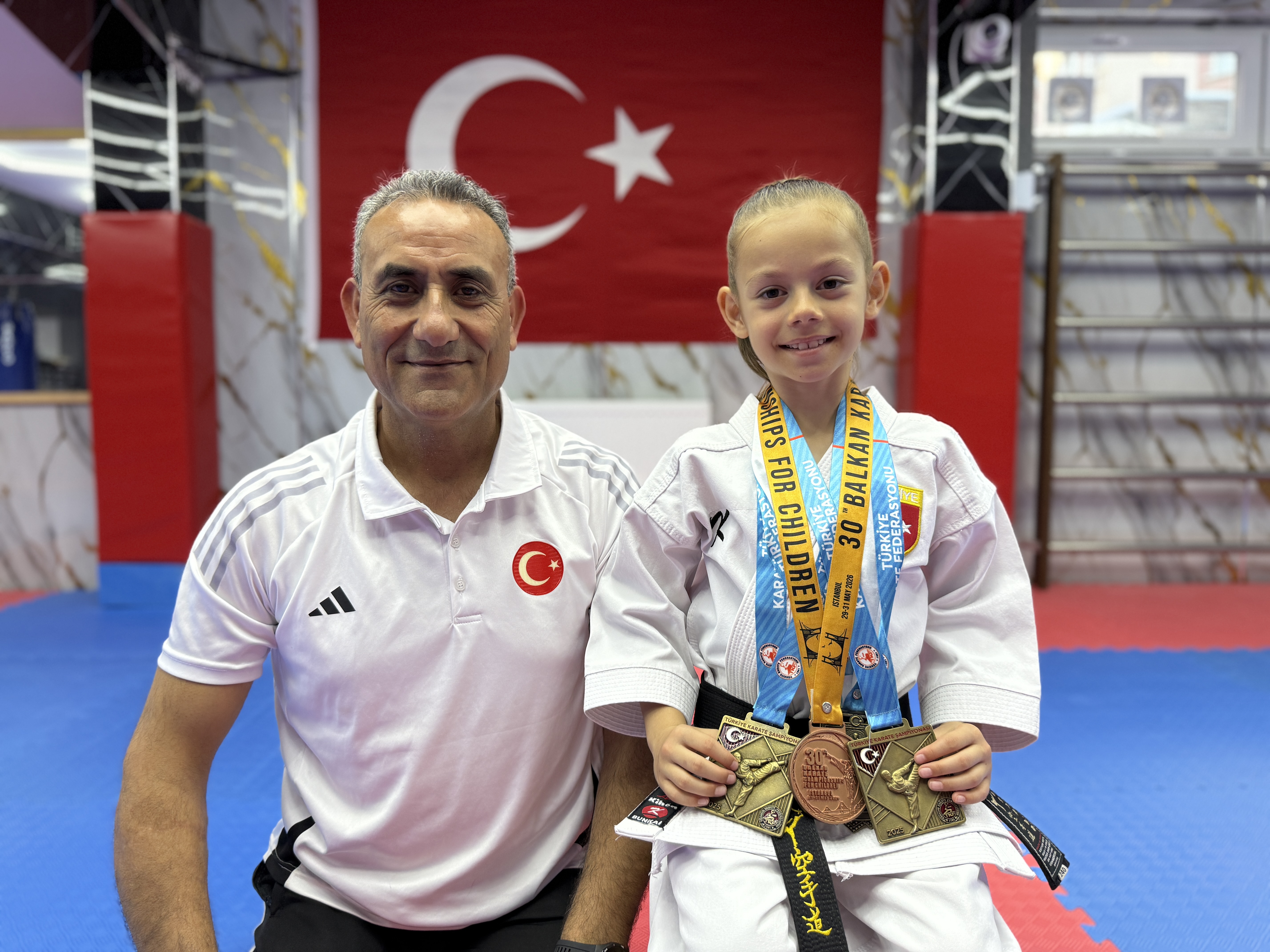 Minik Karateci Ayza’dan Balkan Başarısı: Hedef Şampiyonluk!