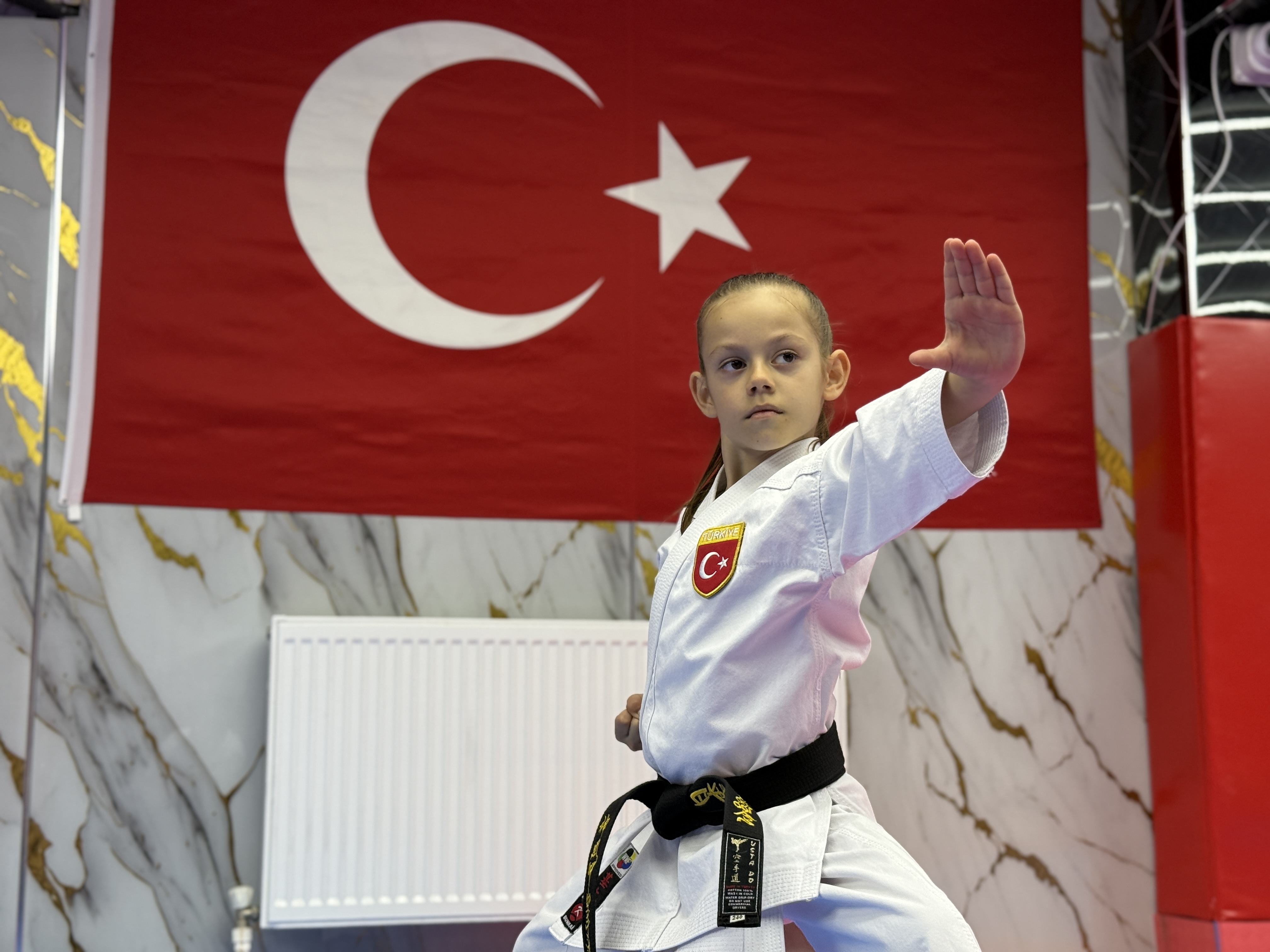 Minik Karateci Ayza’dan Balkan Başarısı: Hedef Şampiyonluk!