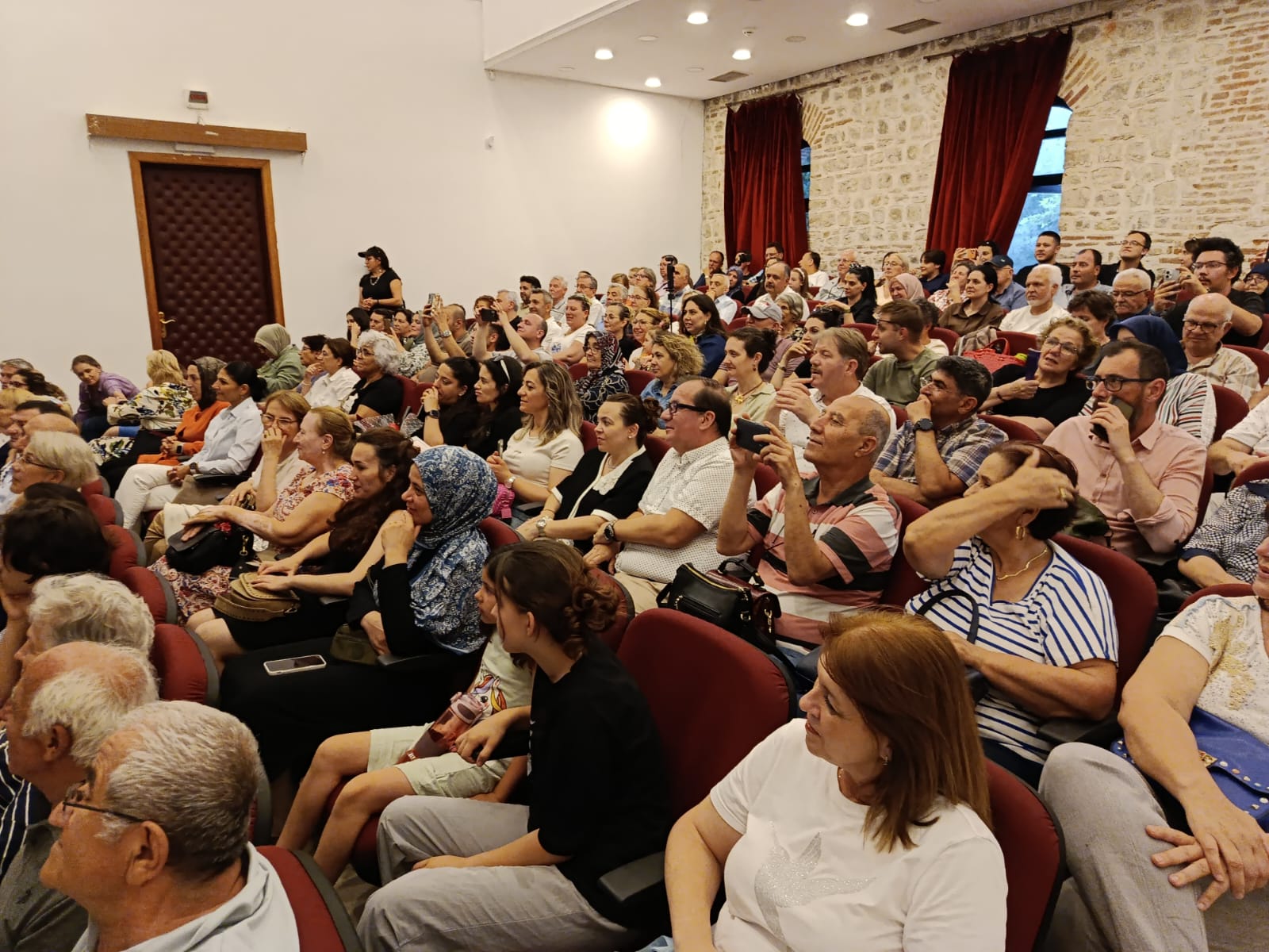 TEMAD Sahnesinde Babalar Günü'ne özel Türkü Şöleni
