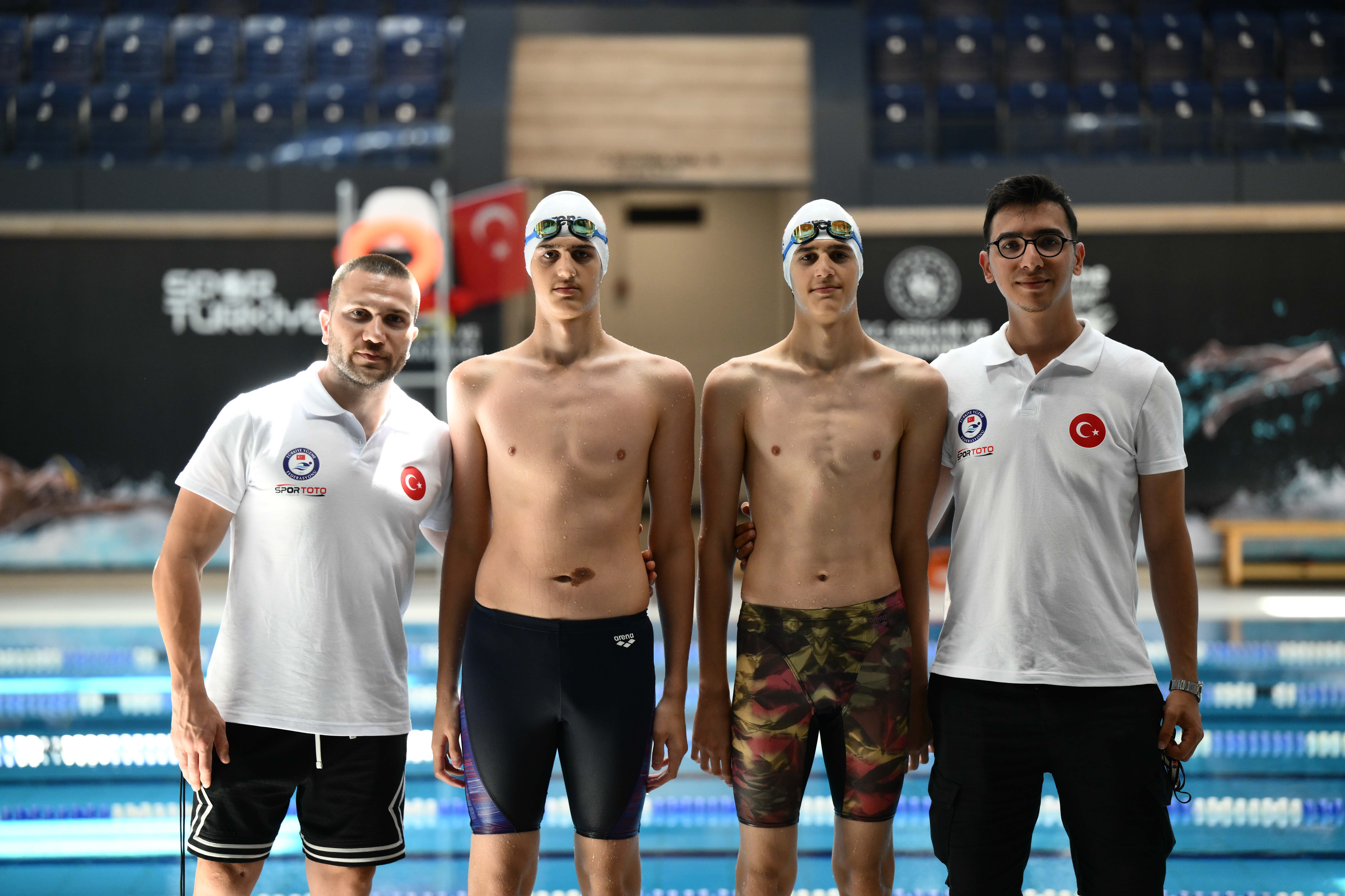 Türkiye şampiyonu ikiz yüzücüler gözlerini olimpiyatlara dikti