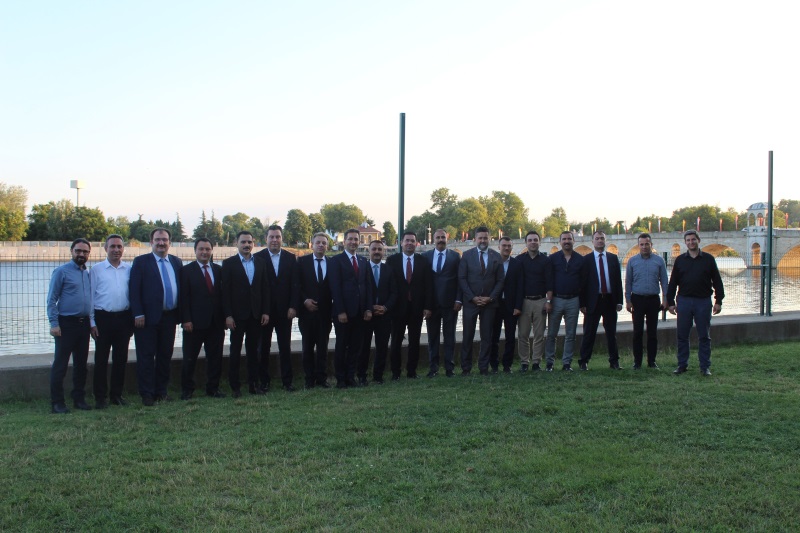 Edirne Adliyesi’nde Tayini Çıkan Yargı Mensuplarına Veda Yemeği