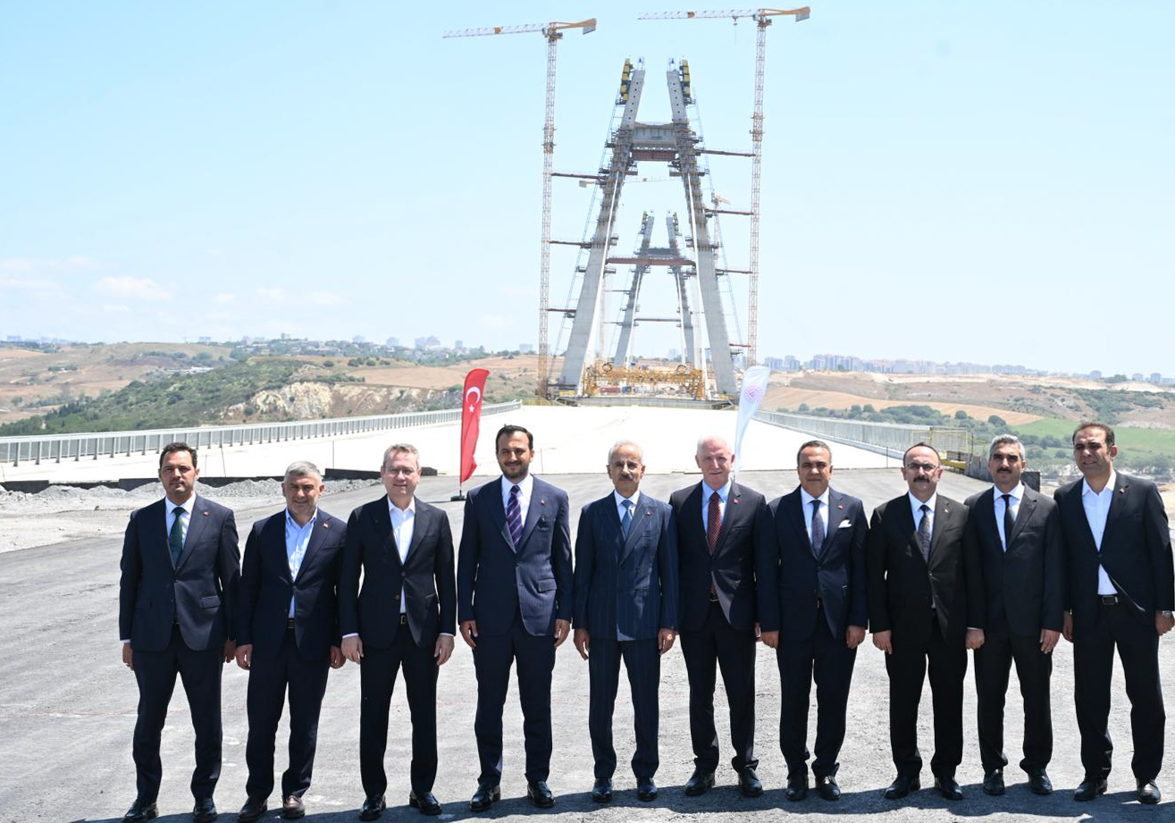 Bakan Uraloğlu'ndan İstanbul'a Dev Proje Müjdesi: Başakşehir-Nakkaş Otoyolu'nda Yüzde 80 Aşıldı!