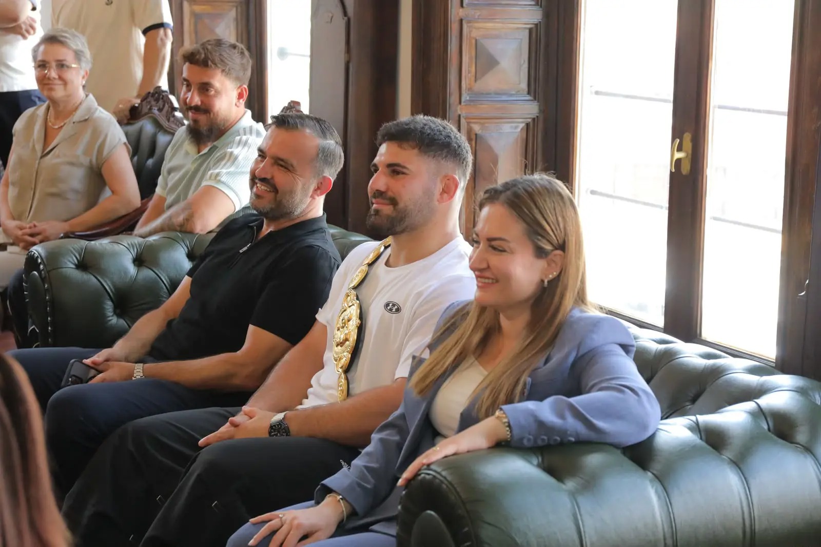 Başkan Gencan, Kırkpınar’ın Şampiyonlarını Ağırladı Haberin devamı yorumda....