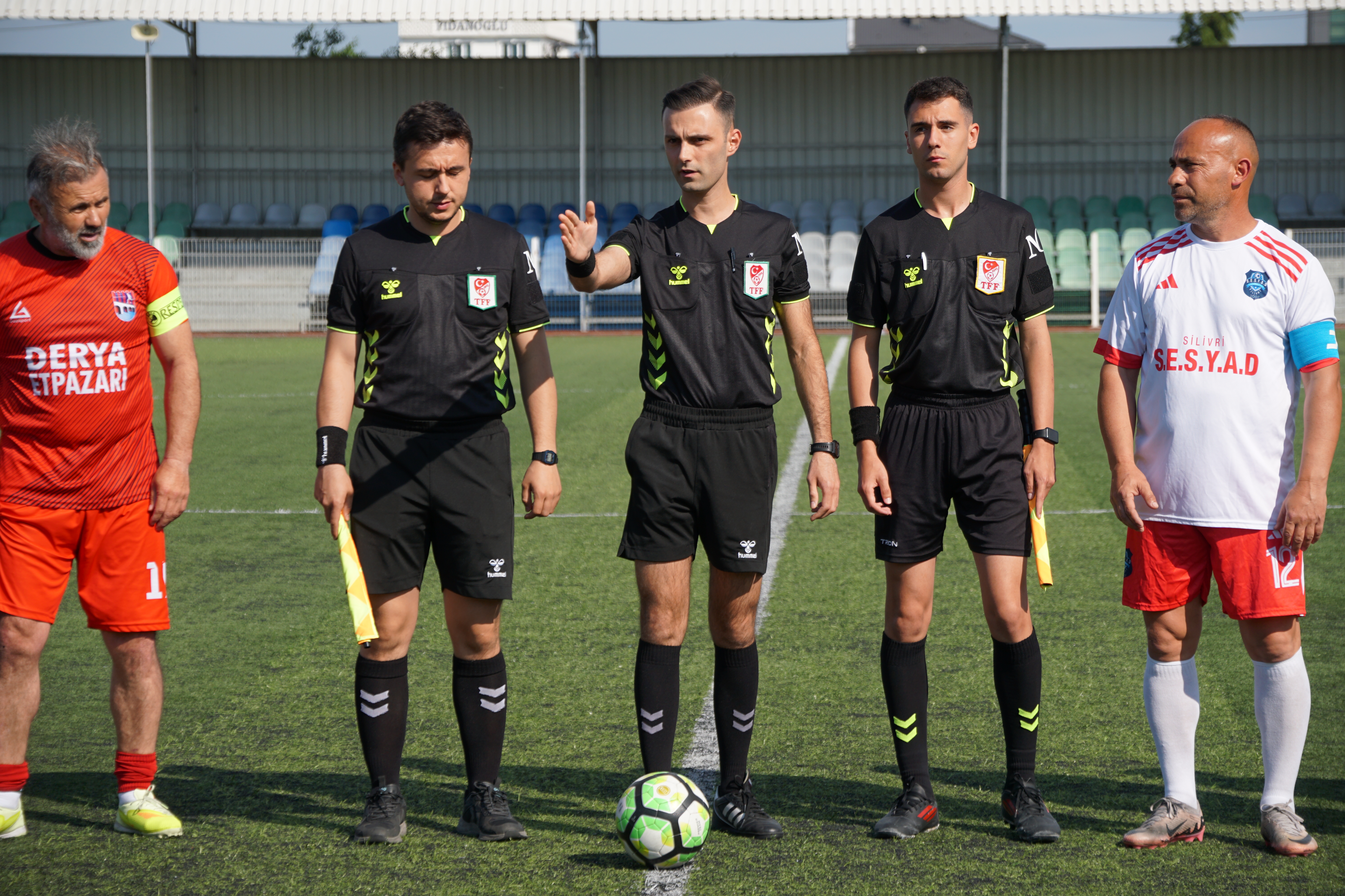 Hemşirelik ile hakemliği aynı disiplinle sürdürüyor
