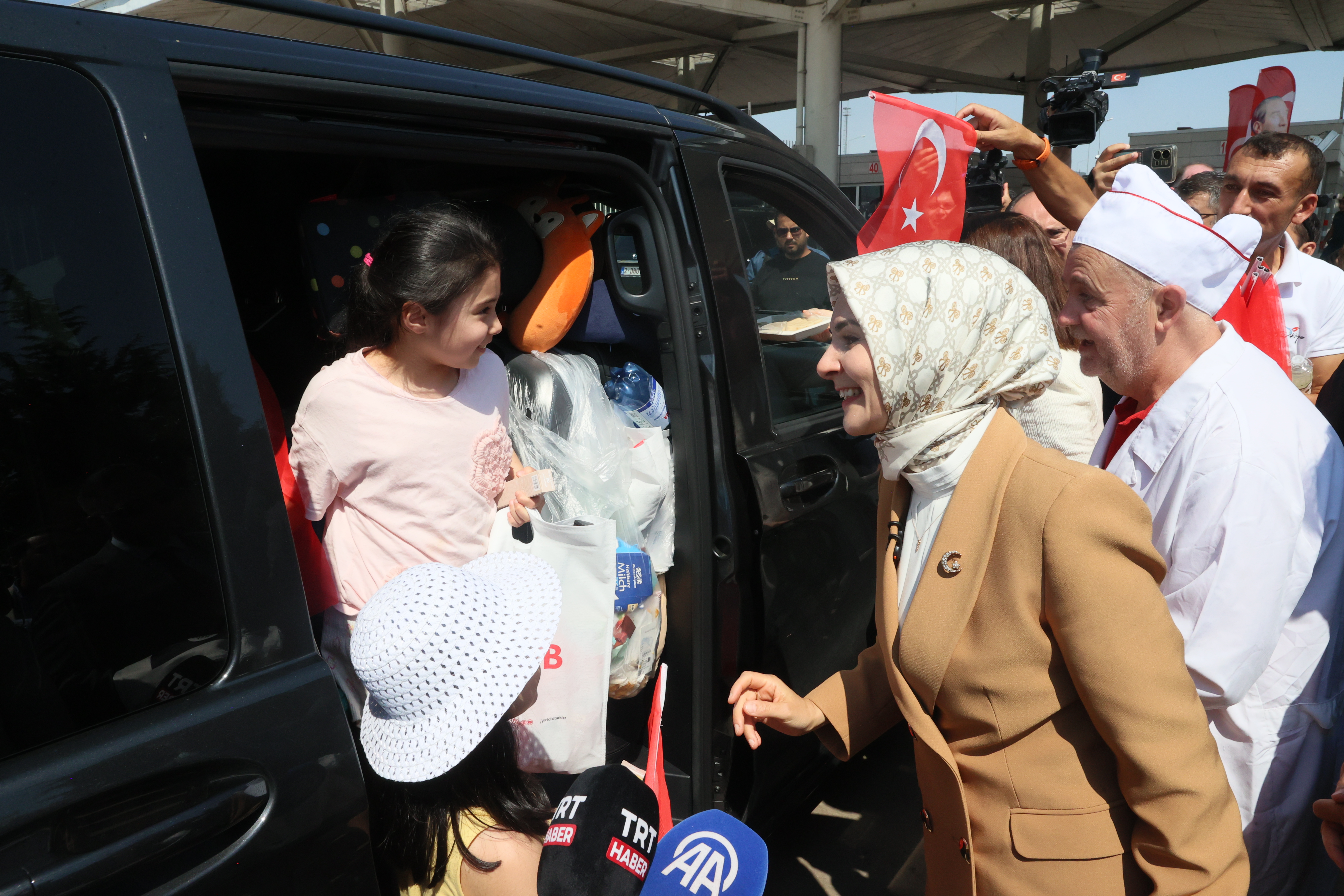 Edirne’de Anlamlı Karşılama: Göktaş’a Bayrak Motifli Badem Ezmesi Sunuldu